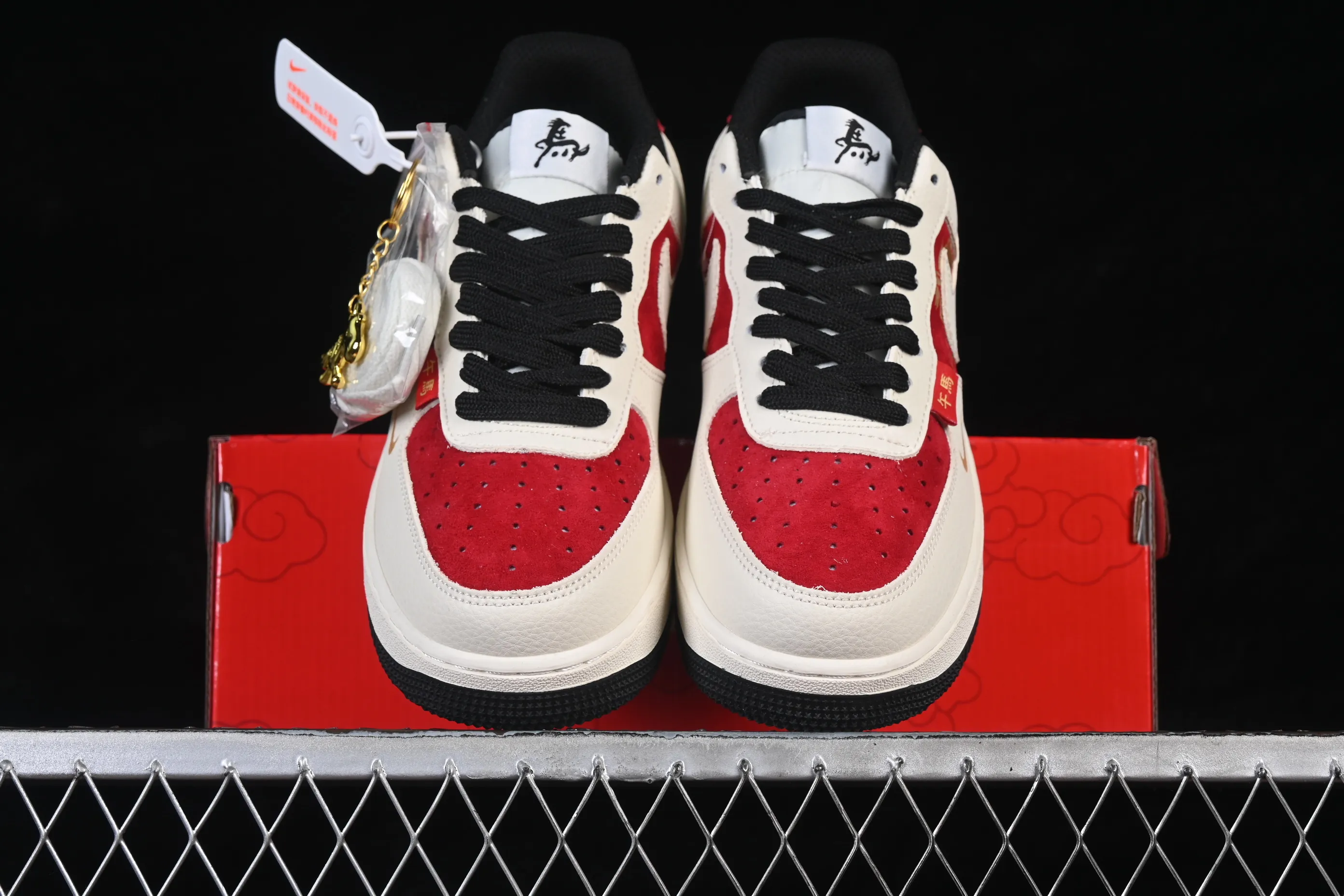 All categories Nk Air Force 1 Air Force series Nk Air Force 1 Low Air Force low-top Nike Air Force 1'07 Low gilt Year of the Horse Air Force 1 low-top casual sneakers XL1982-334
